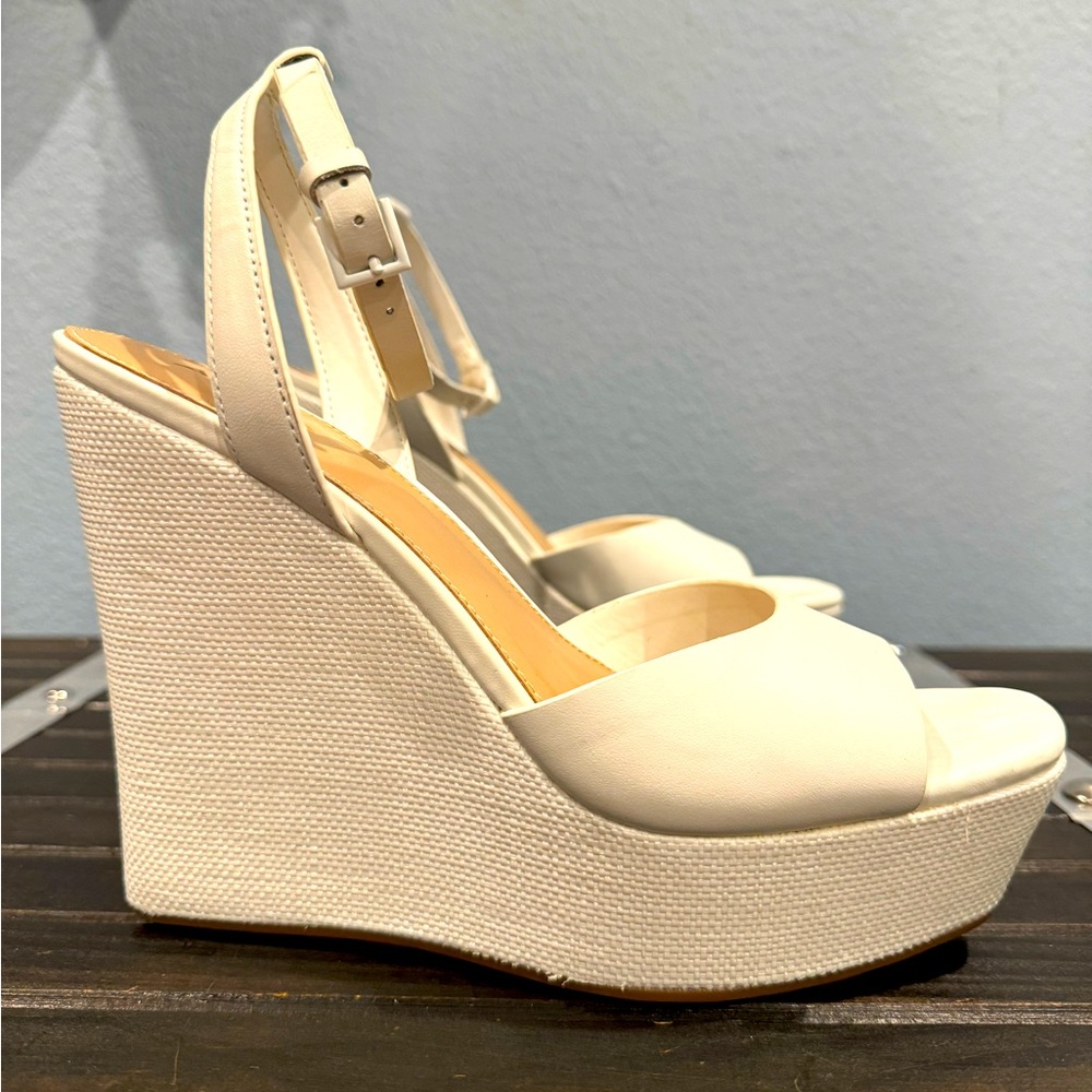 ALDO White Edges